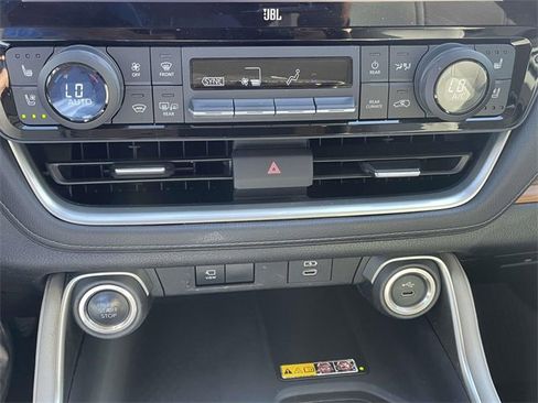 Used 2024 Toyota Grand Highlander Limited image 29