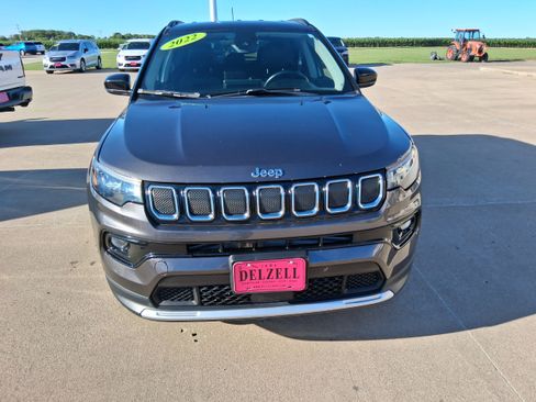 Used 2022 Jeep Compass Limited AWD/4WD image 3