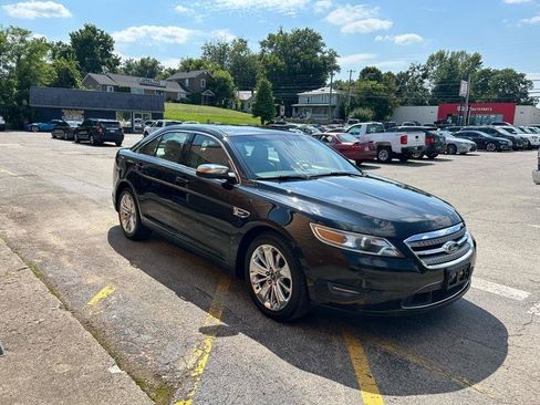 Used 2010 Ford Taurus Limited FWD image 4