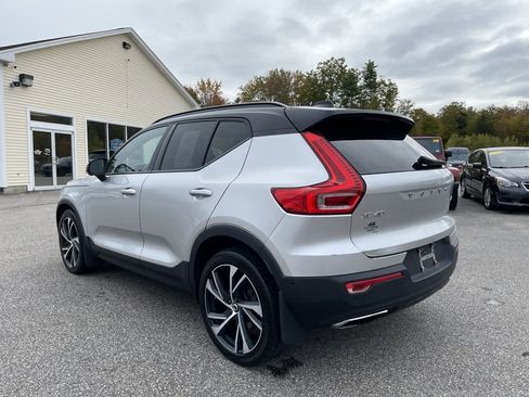 Used 2019 Volvo XC40 T5 R-Design image 3