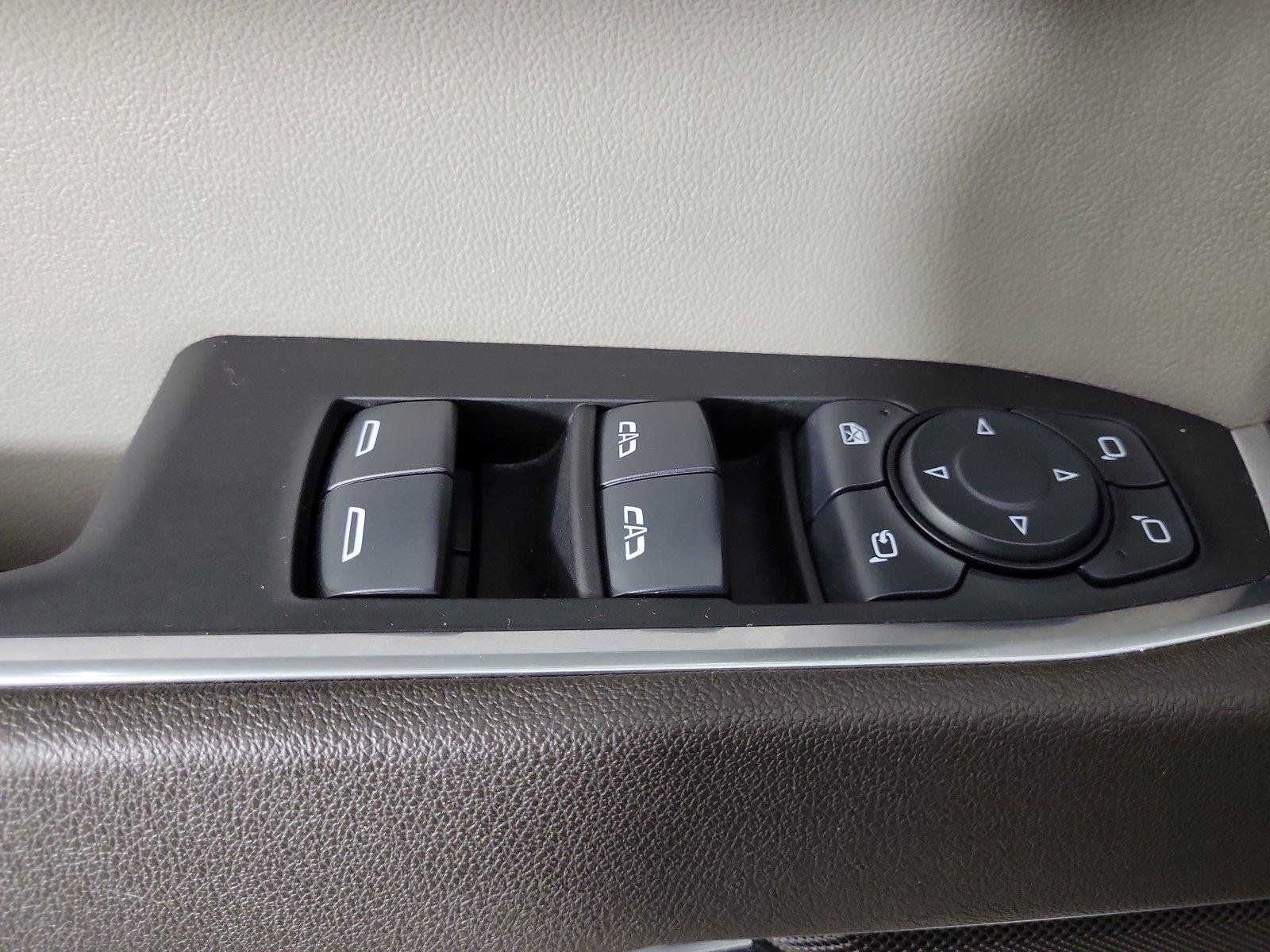 Used 2025 GMC Sierra 1500 SLT RWD image 22