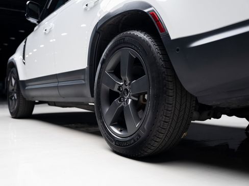 Used 2023 Land Rover Defender 130 SE image 80