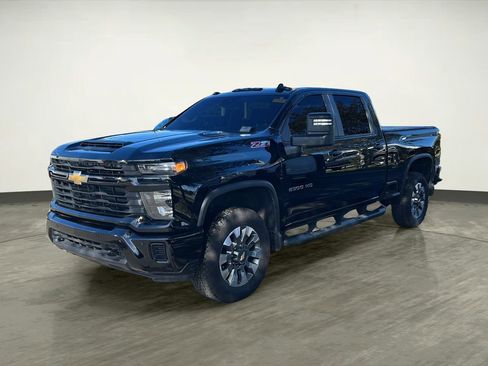Certified 2025 Chevrolet Silverado 2500 Custom w/ Custom Value Package image 2