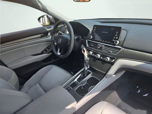 Used 2020 Honda Accord LX image 7