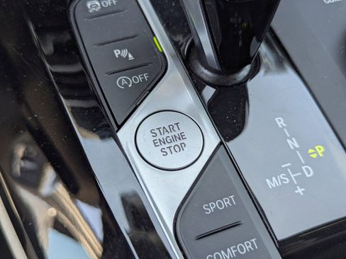 Certified 2025 BMW X4 xDrive30i AWD/4WD image 32