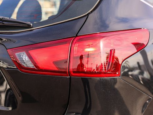 Used 2019 Nissan Rogue Sport S FWD image 23