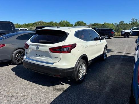 Used 2021 Nissan Rogue Sport SV FWD image 3