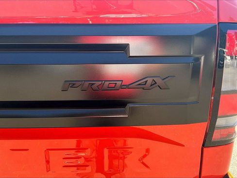 Used 2025 Nissan Frontier PRO-4X AWD/4WD image 25
