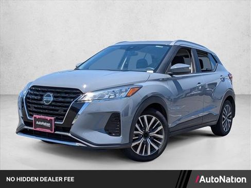 Used 2021 Nissan Kicks SV FWD image 1