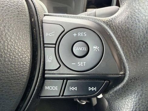 Used 2022 Toyota Corolla LE FWD image 23