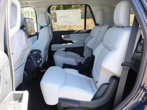 New 2027 Ford Expedition Platinum AWD/4WD image 38
