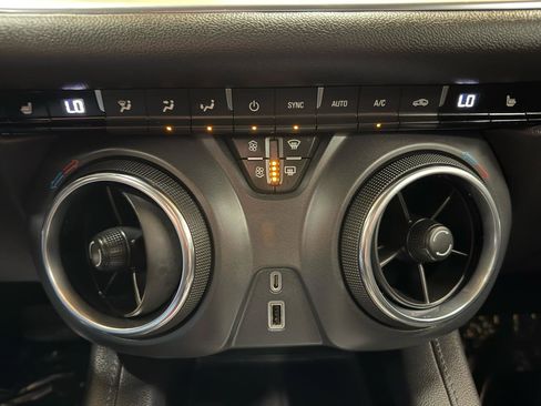 Used 2019 Chevrolet Blazer LT image 18