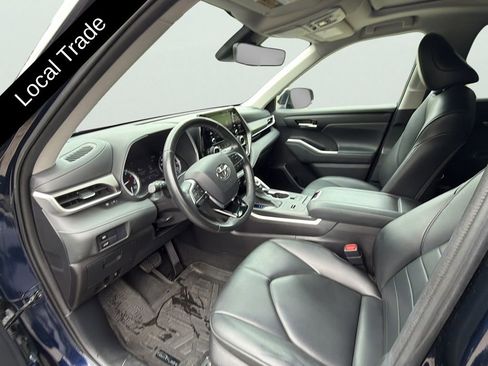 Used 2021 Toyota Highlander XLE FWD image 9