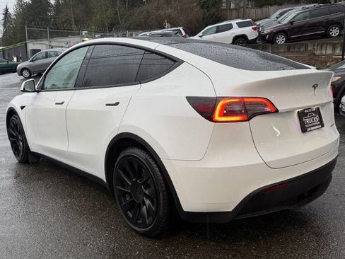 Used 2021 Tesla Model Y Long Range image 3
