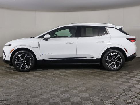 Used 2024 Chevrolet Equinox EV LT image 17