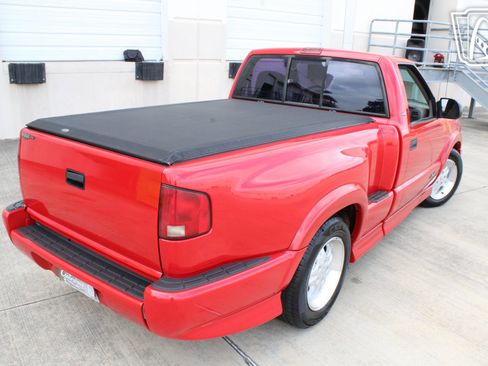 Used 2001 Chevrolet S10 Pickup Xtreme w/ Preferred Equipment Group image 36