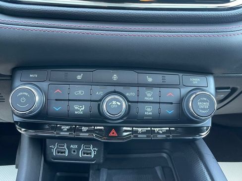 Used 2022 Dodge Durango R/T w/ Blacktop Package AWD/4WD image 40