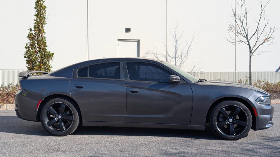Used 2015 Dodge Charger SE w/ Popular Equipment Group RWD image 2