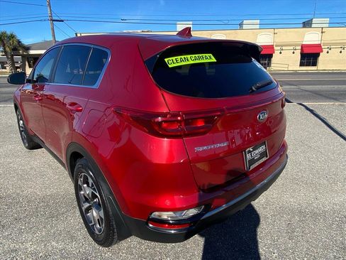 Used 2020 Kia Sportage LX image 2