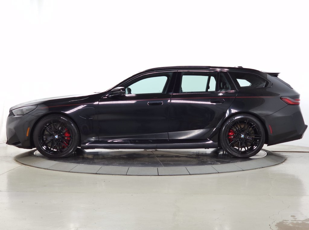 Used 2026 BMW M5 Touring AWD/4WD image 5