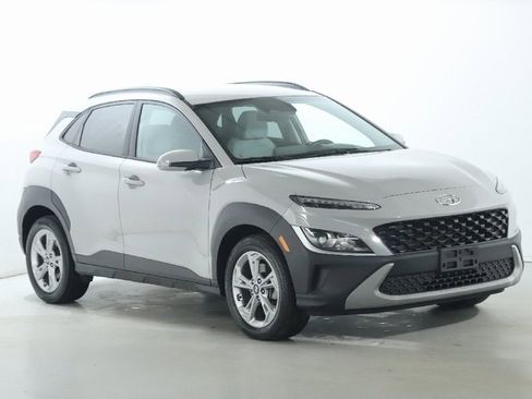 Used 2022 Hyundai Kona SEL image 9