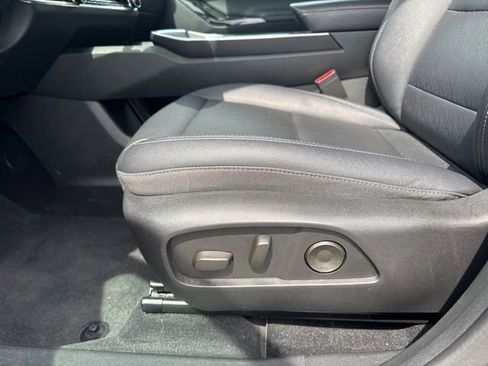 Used 2025 Chevrolet Equinox LT w/ Convenience Package II FWD image 19