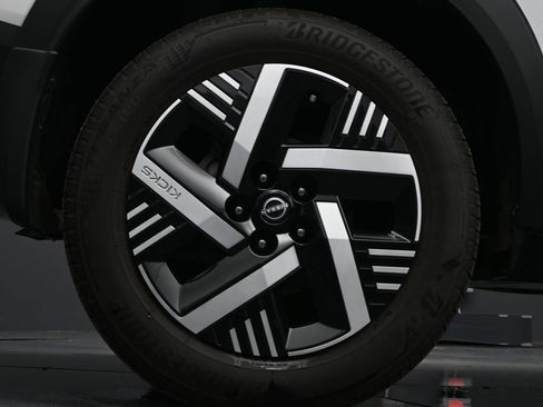 Certified 2025 Nissan Kicks SV FWD image 12