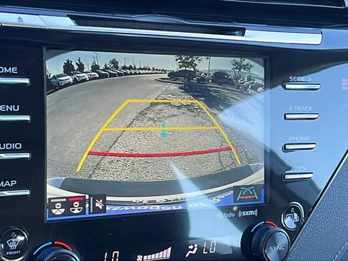 Used 2020 Toyota Camry SE w/ Sunroof Package FWD image 16