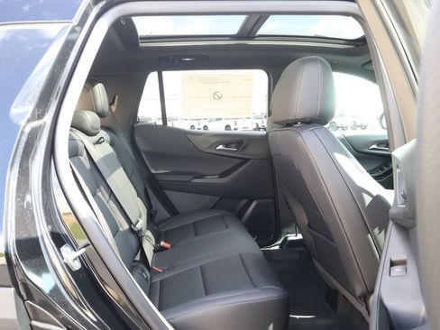 New 2026 Chevrolet Equinox LT w/ Convenience Package II FWD image 41