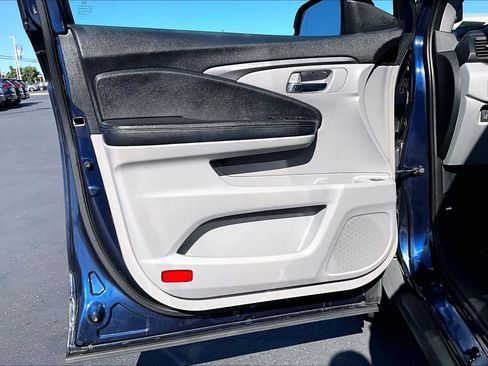 Used 2016 Honda Pilot EX image 25