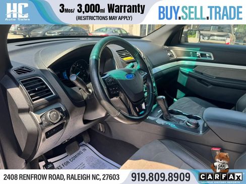 Used 2017 Ford Explorer XLT w/ Equipment Group 202A AWD/4WD image 13
