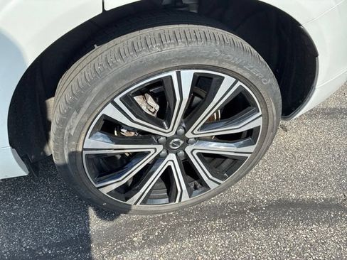 Used 2023 Volvo XC60 T8 Ultimate w/ Climate Package AWD/4WD image 9