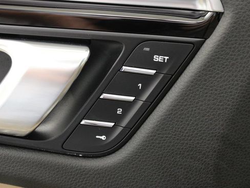 Certified 2021 Porsche Macan S AWD/4WD image 36