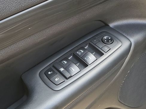Used 2021 Jeep Grand Cherokee Laredo X AWD/4WD image 23