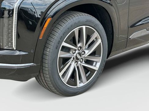 New 2026 Cadillac Vistiq Sport AWD/4WD image 17