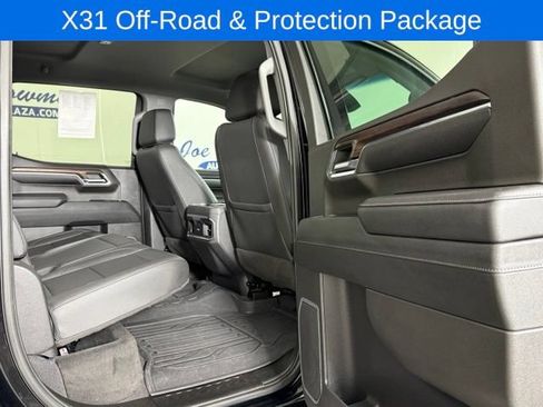 Used 2023 GMC Sierra 1500 SLT w/ SLT Premium Package AWD/4WD image 17
