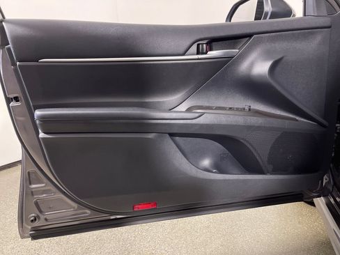 Certified 2022 Toyota Camry SE FWD image 17