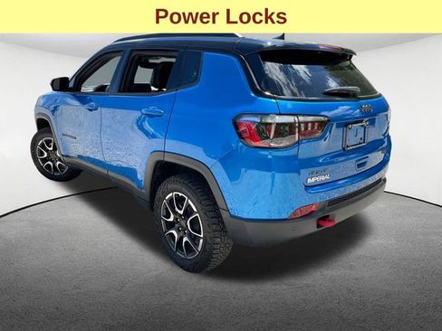 Used 2025 Jeep Compass Trailhawk AWD/4WD image 10