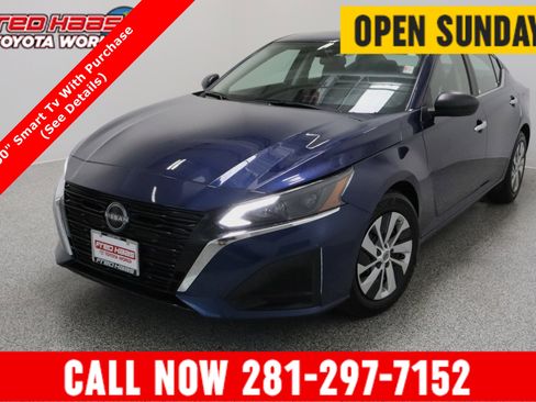 Used 2024 Nissan Altima 2.5 S image 1