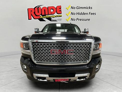 Used 2015 GMC Sierra 2500 Denali w/ Duramax Plus Package image 9