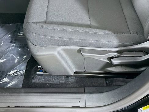 New 2026 Chevrolet Equinox EV LT image 21