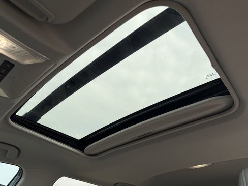 Used 2025 Toyota RAV4 XLE Premium FWD image 29