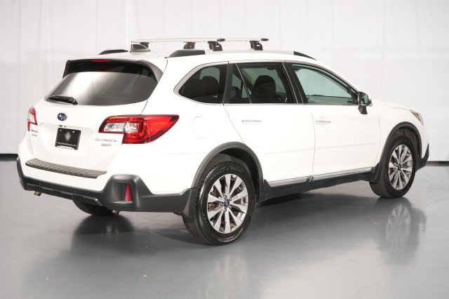 Used 2018 Subaru Outback 3.6R Touring AWD/4WD image 10