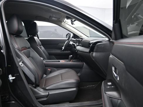 Used 2025 Nissan Kicks SR AWD/4WD image 24