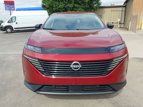 Used 2025 Nissan Murano SV AWD/4WD image 2