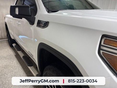 Used 2021 GMC Sierra 1500 AT4 w/ AT4 Premium Package AWD/4WD image 8