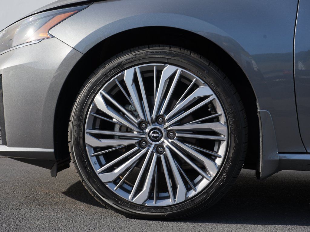Used 2023 Nissan Altima 2.5 SL AWD/4WD image 34