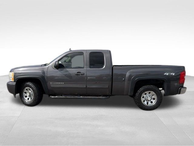 Used 2010 Chevrolet Silverado 1500 LS AWD/4WD image 2