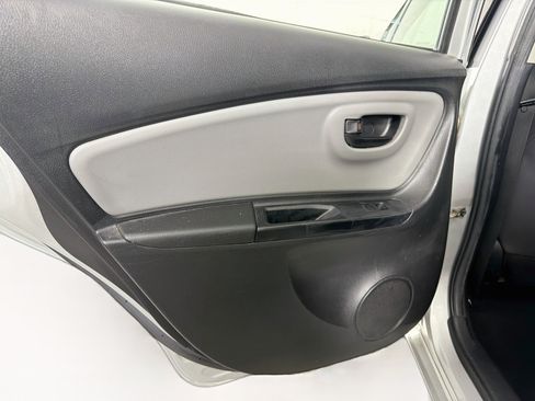 Used 2017 Toyota Yaris L w/ Carpet Mat Package FWD image 23