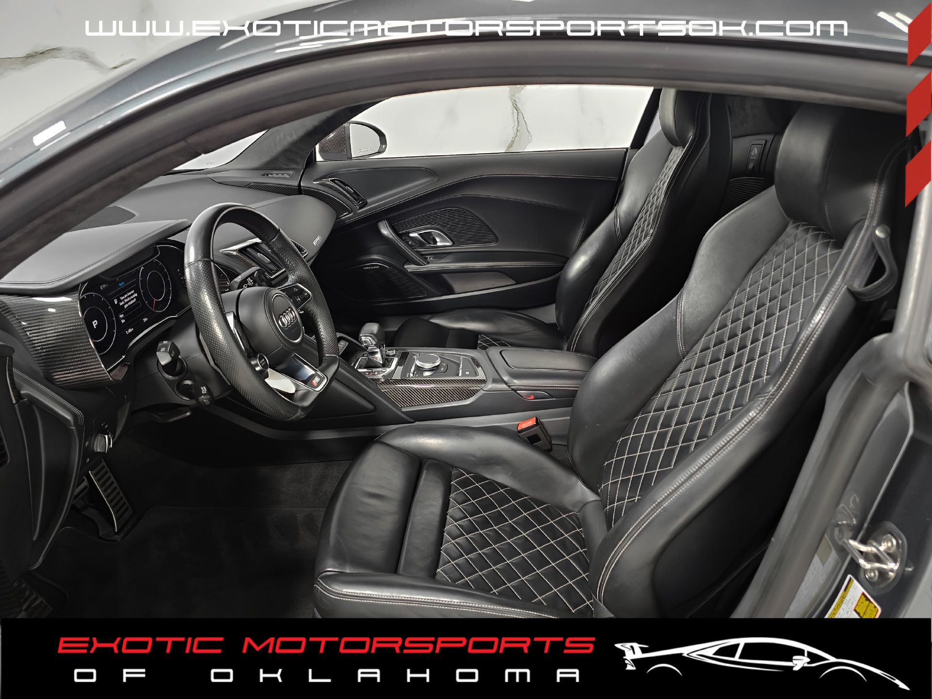 Used 2017 Audi R8 V10 w/ Carbon Exterior Package AWD/4WD image 18